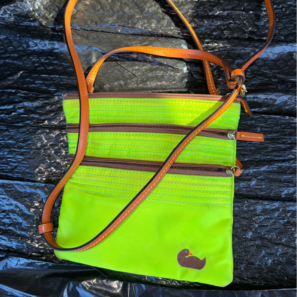 DOONEY & BOURKE CROSSBODY